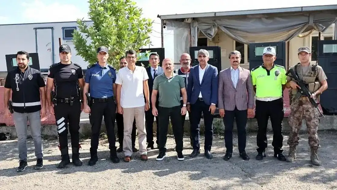 Vali Varol polis yol kontrol noktasını ziyaret etti