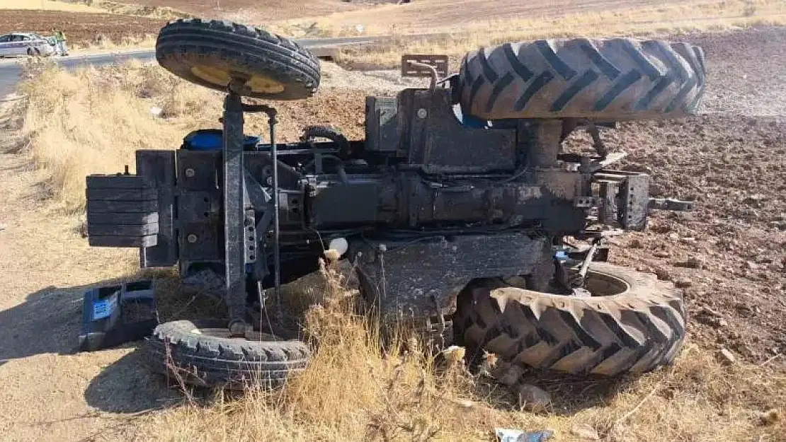 Mardin'de traktör devrildi: 1 yaralı