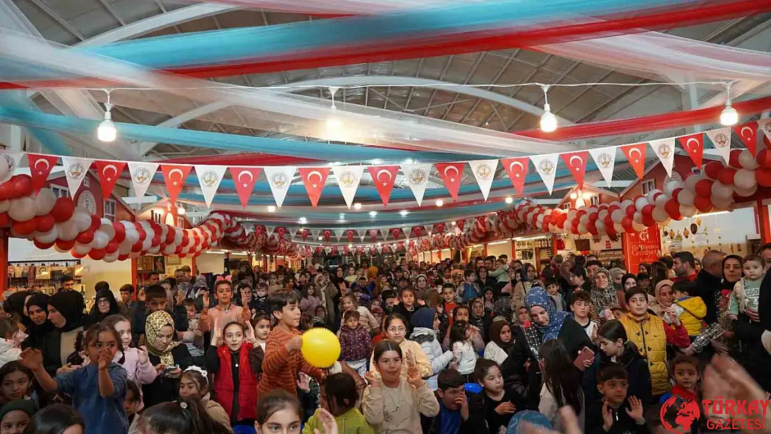 8 Mart Dünya Kadınlar Günü'nü Ramazan Çarşısı'nda coşkuyla kutlandı