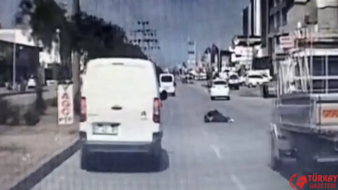 Adana'da Yolun karşısına geçen kadına çarpıp kaçtı