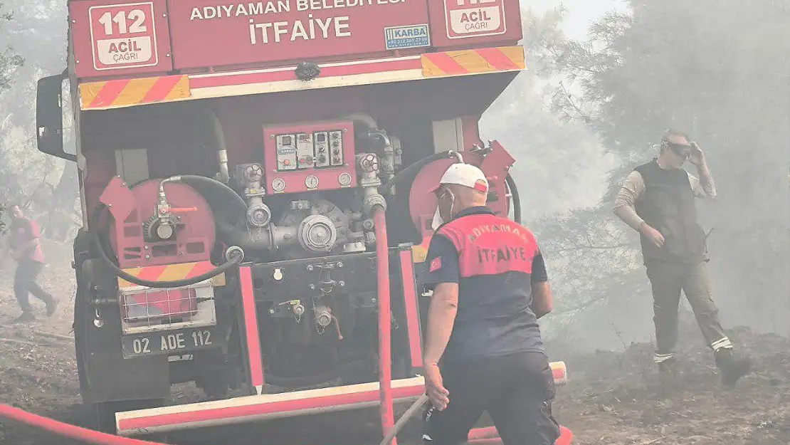 Adıyaman Belediyesi'nden Hatay'daki yangına personel ve araç desteği