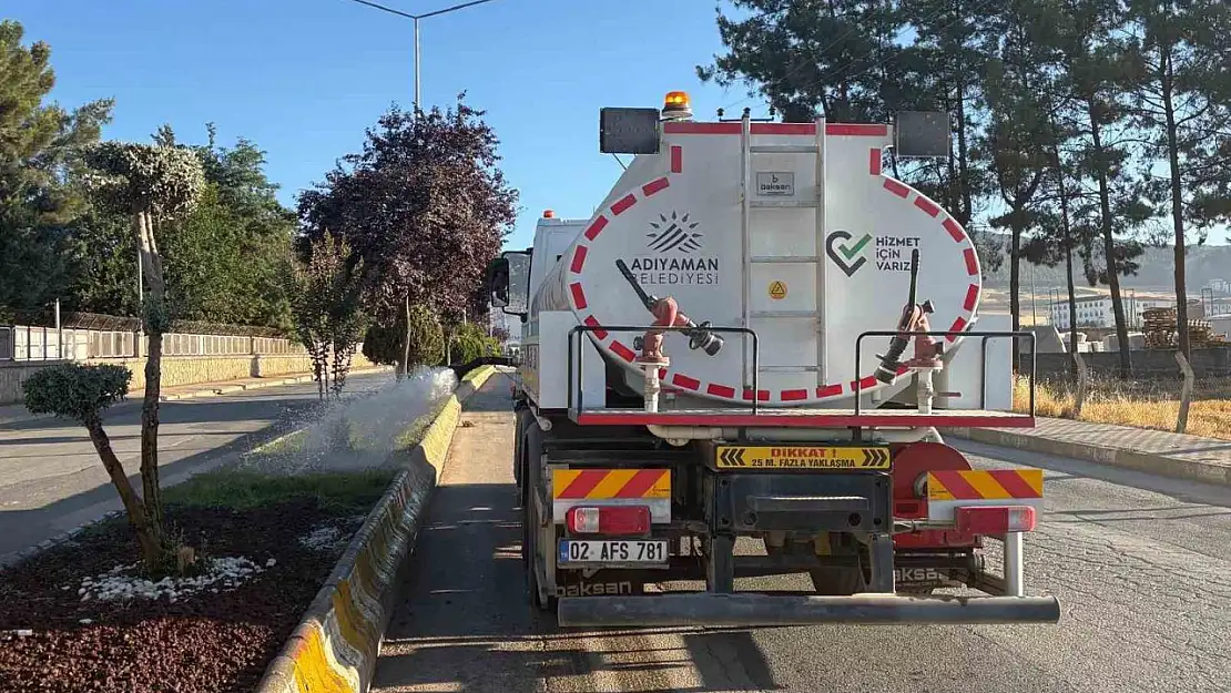 Adıyaman Belediyesi'nden yaz aylarında yeşil alanlara özel bakım