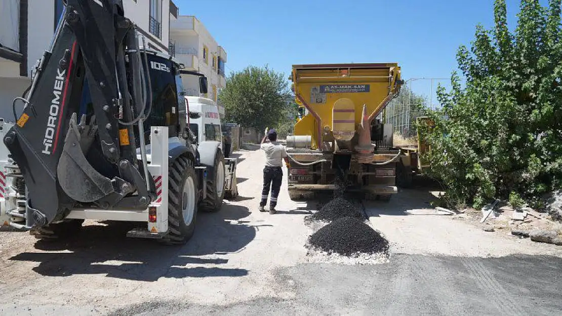 Adıyaman Belediyesi'nin altyapı mesaisi aralıksız devam ediyor
