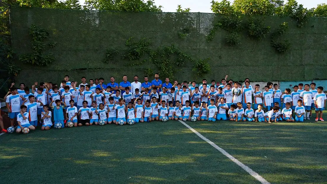 Adıyaman Belediyesi Yaz Spor Okulları'nda futbol coşkusu