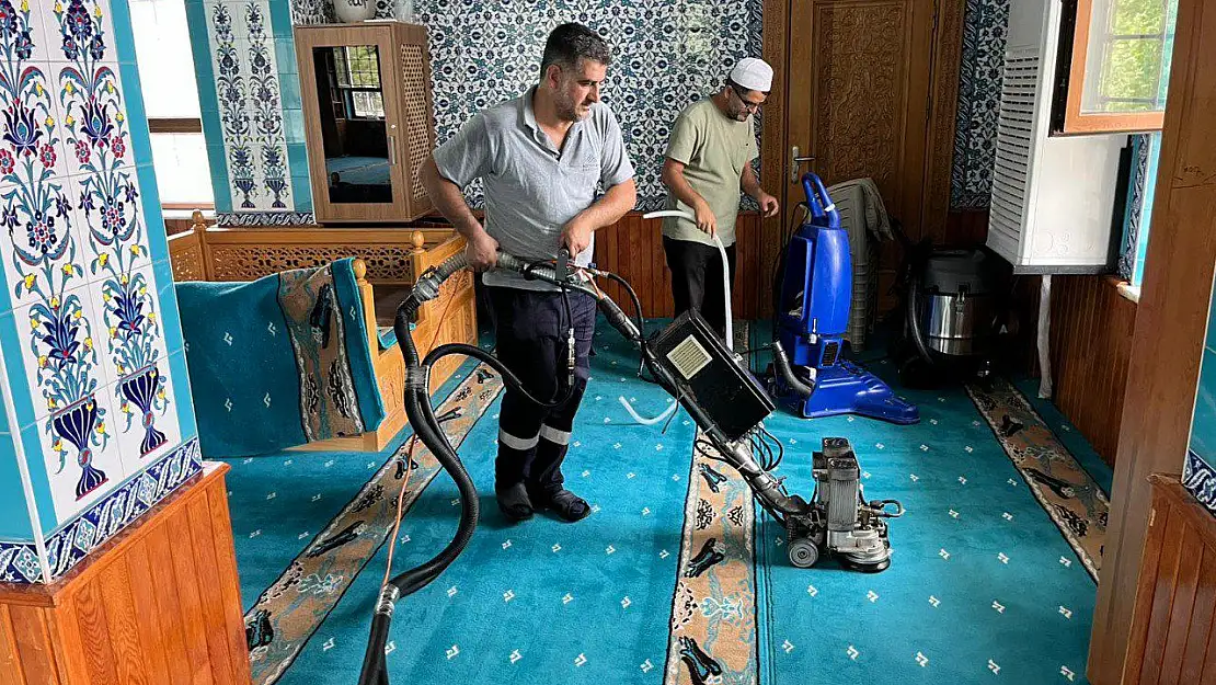 Adıyaman Belediyesinden ibadethanelerde temizlik çalışması