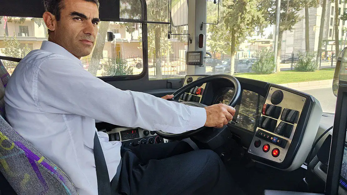 Adıyaman Belediyesinin halk otobüsü şoförü faciayı önledi