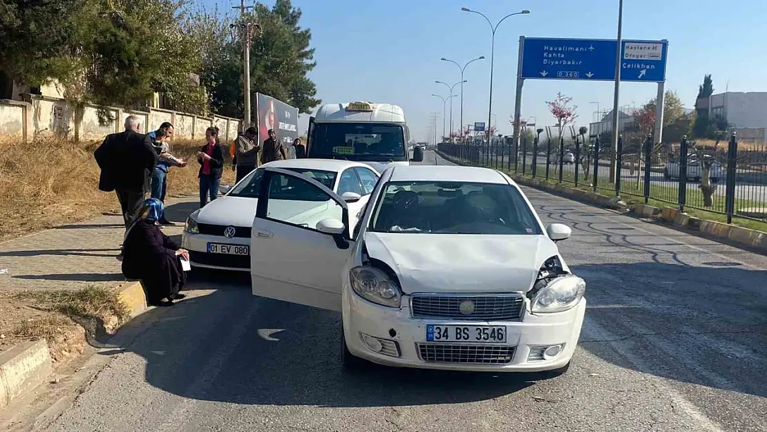 Adıyaman'da 4 araç bir birine girdi