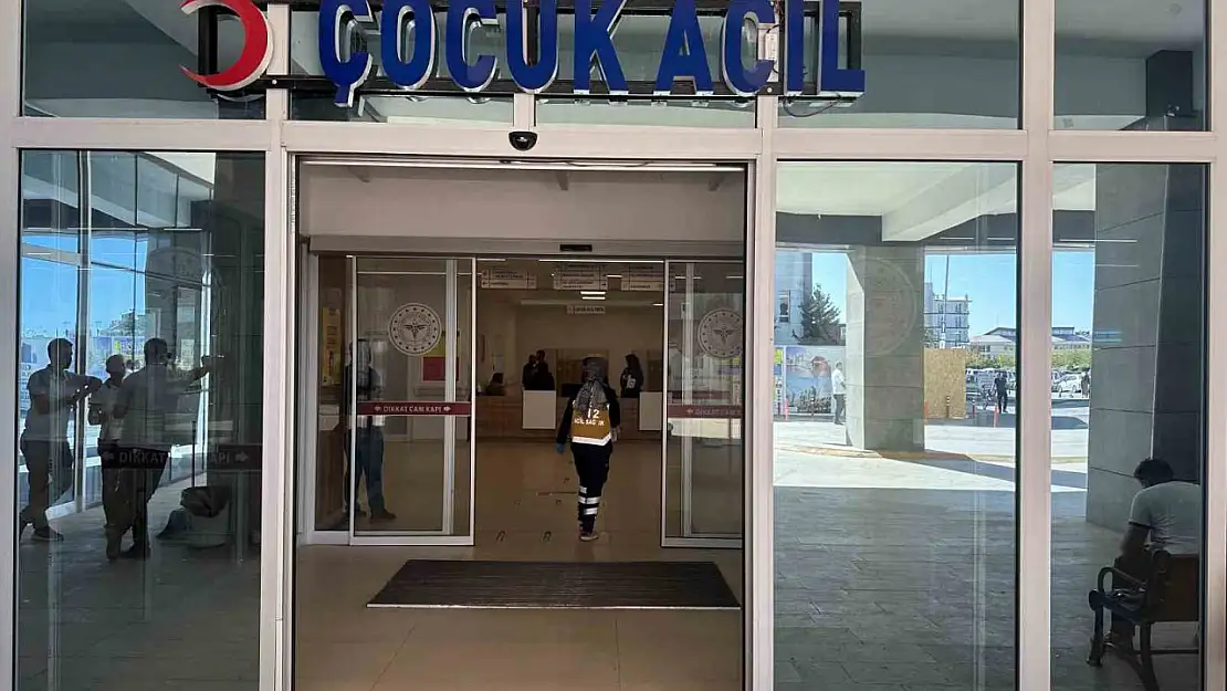Adıyaman'da dehşet: Otomobilin bagajında mahsur kalan çocuk yaşam savaşı veriyor