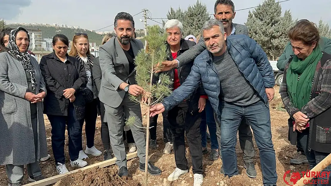 Adıyaman'da Dünya Kadınlar Günü'nde fidanlar toprakla buluştu