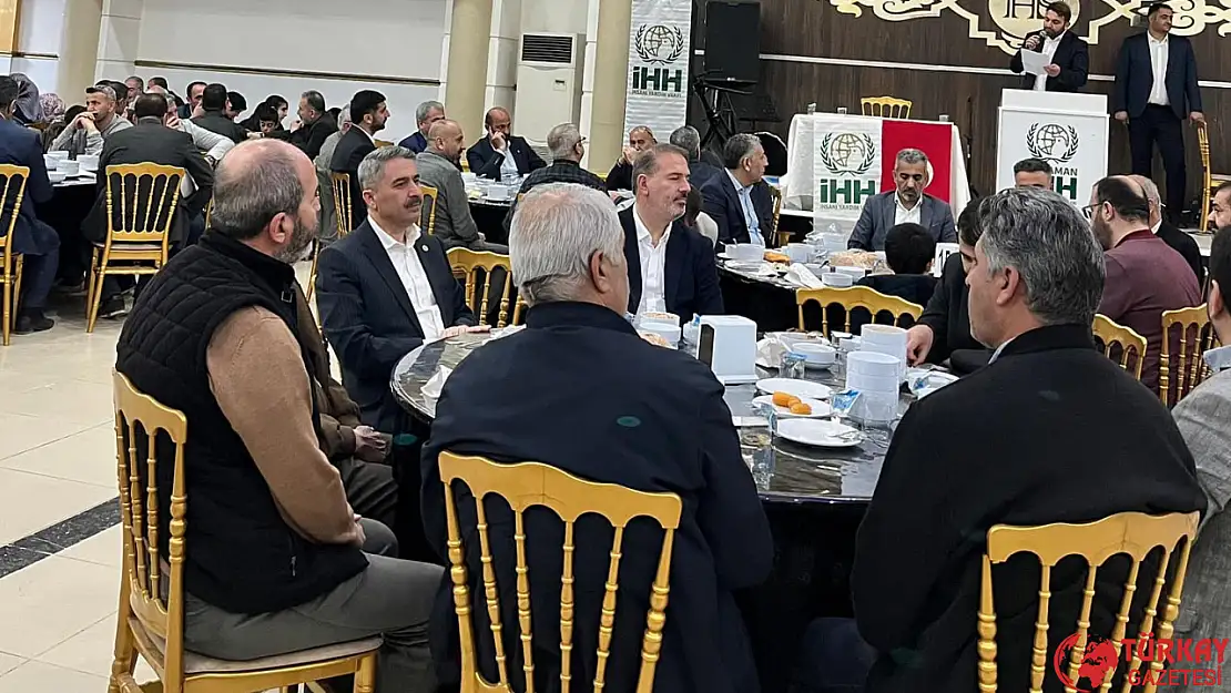 Adıyaman'da Dünya yetimler günü iftar programı düzenlendi