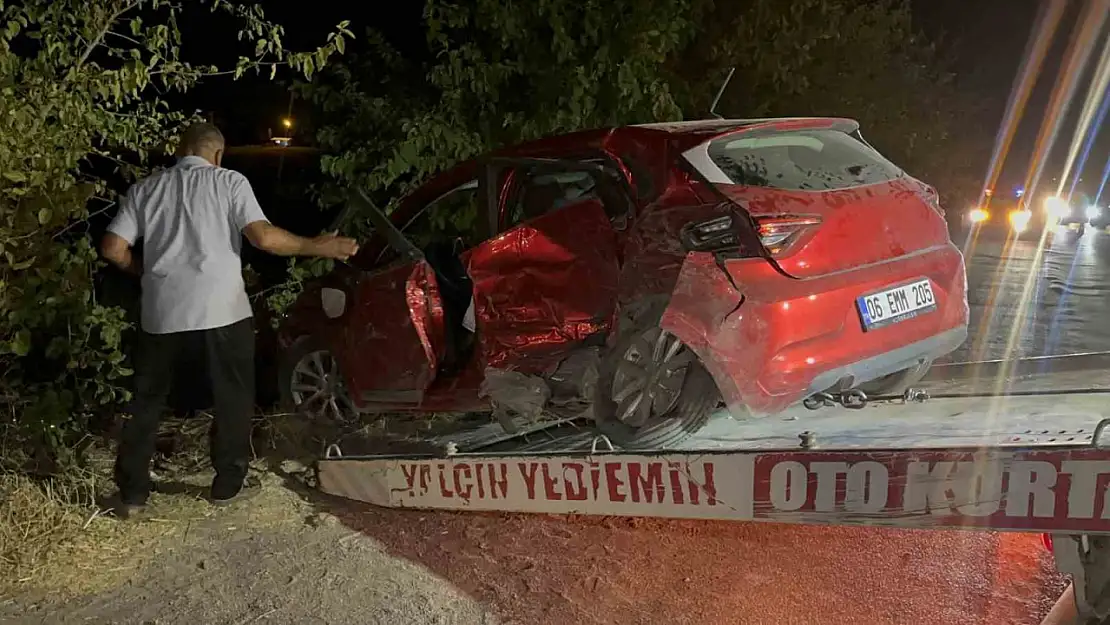 Adıyaman'da iki otomobil çarpıştı: 3 yaralı