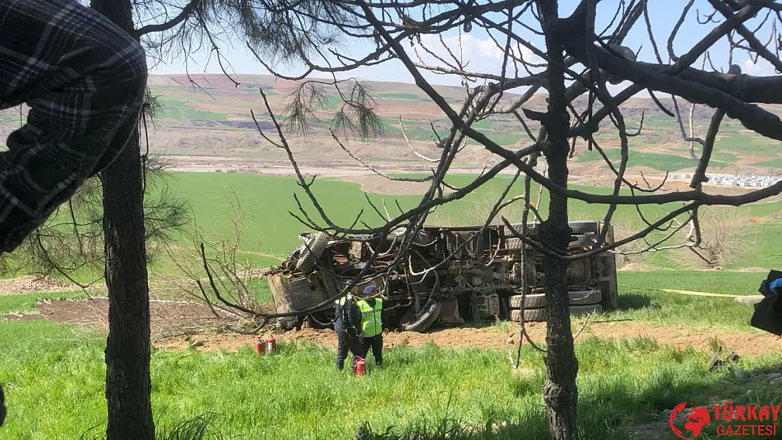 Adıyaman'da iki tır çarpıştı: 1 ölü, 1 yaralı