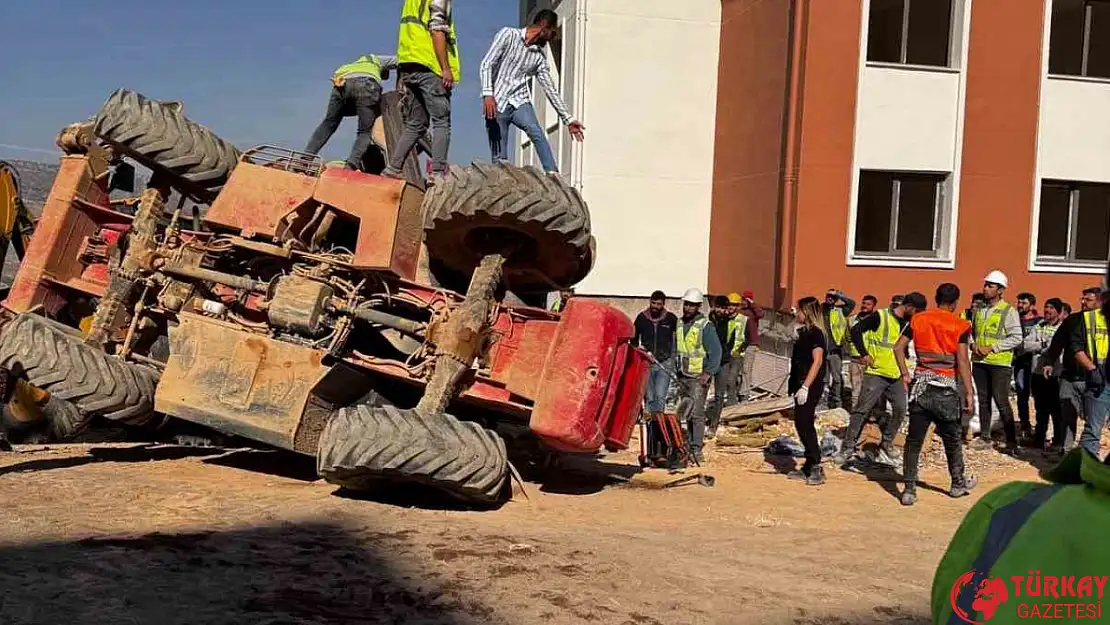 Adıyaman'da iş makinesi devrildi: 1 yaralı