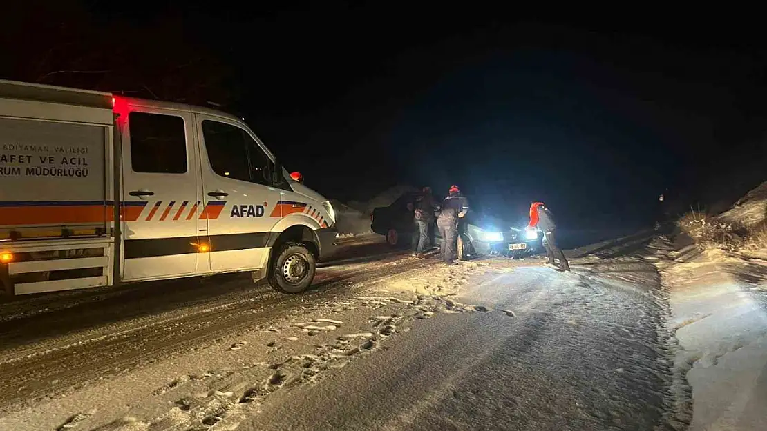 Adıyaman'da kar nedeniyle yolda mahsur kalan 9 kişi kurtarıldı