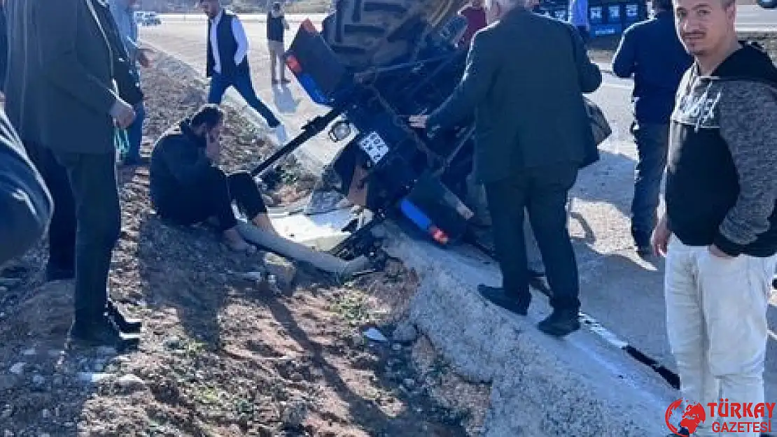 Adıyaman'da kum yüklü traktör devrildi: 1 ağır yaralı