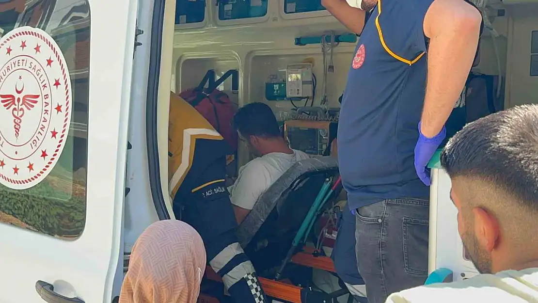 Adıyaman'da otomobil ile kamyonet çarpıştı: 2 yaralı