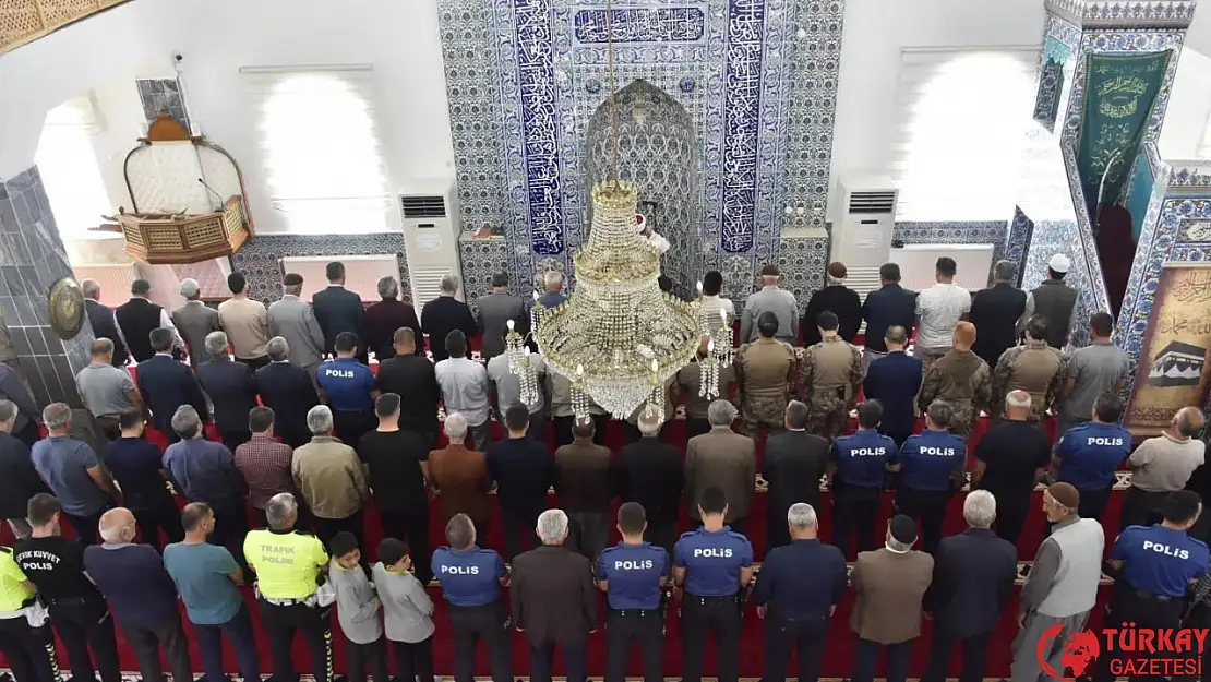 Adıyaman'da şehit polisler için mevlit okutuldu