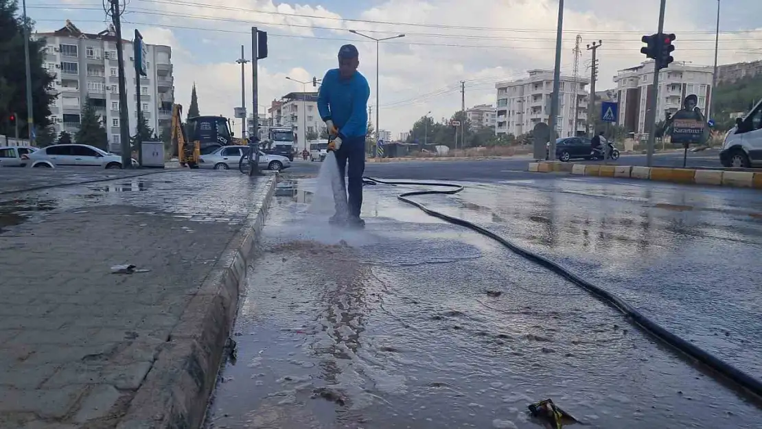 Adıyaman'daki cadde ve sokaklarda temizlik seferberliği