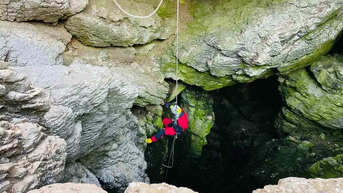 Adıyaman'daki mağaralarda bulunan ilginç jeolojik oluşumlar incelendi