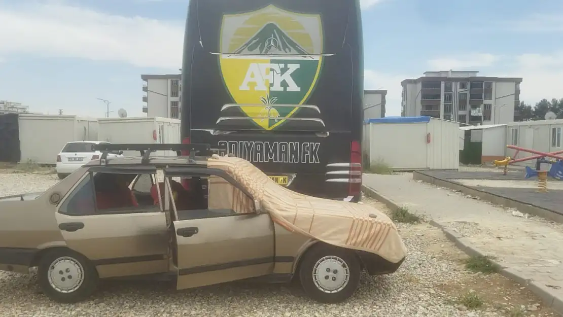 Adıyaman FK'da Sporcular Otobüste, hoca otomobilde kalıyor