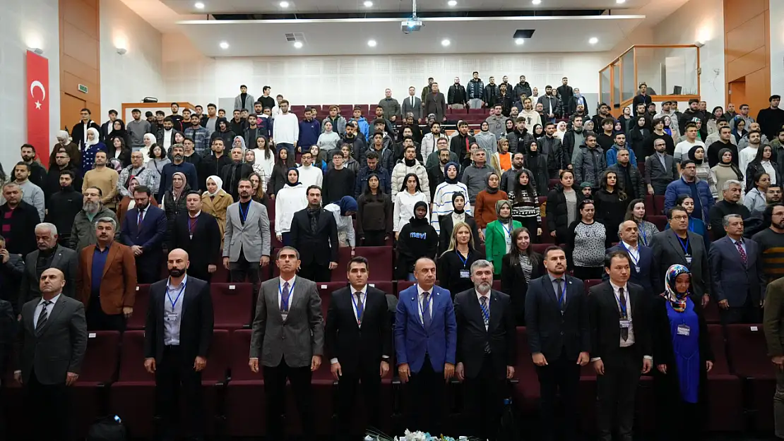 Adıyaman Üniversitesi Türkiye'nin ilk tematik yüzer GES zirvesine ev sahipliği yaptı