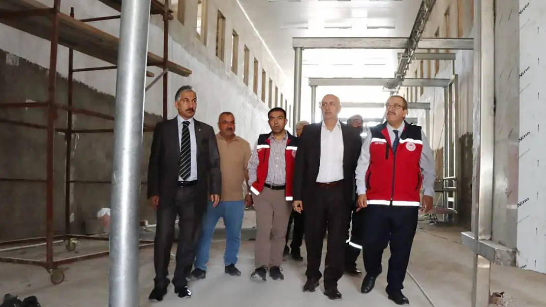 Akkan, Yapımı devam eden Hayvan Pazarı ve Mezbahane Tesisini inceledi