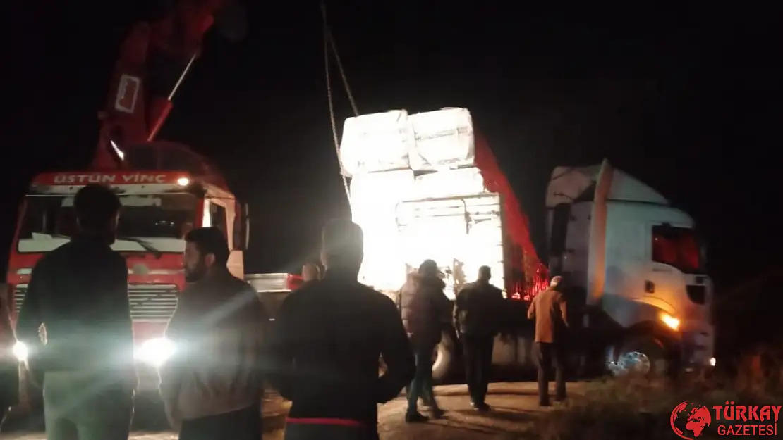 Aynı bölgede üç farklı tır kazası yaşandı