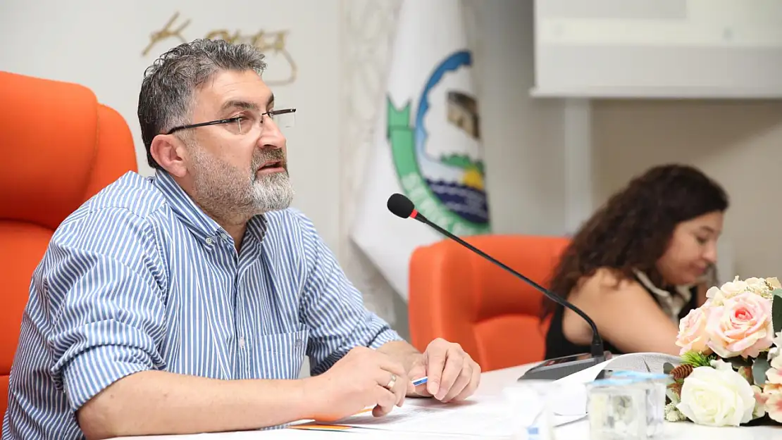 Başkan Kumbul: 'Serik Spor benim önceliğim değil, benim önceliğim asfalt yapmak'