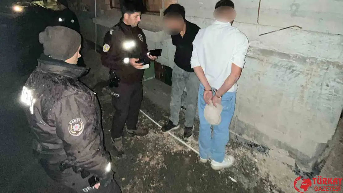 Bekçilerin dikkati sayesinde hırsızlık yapan şahıslar yakalandı