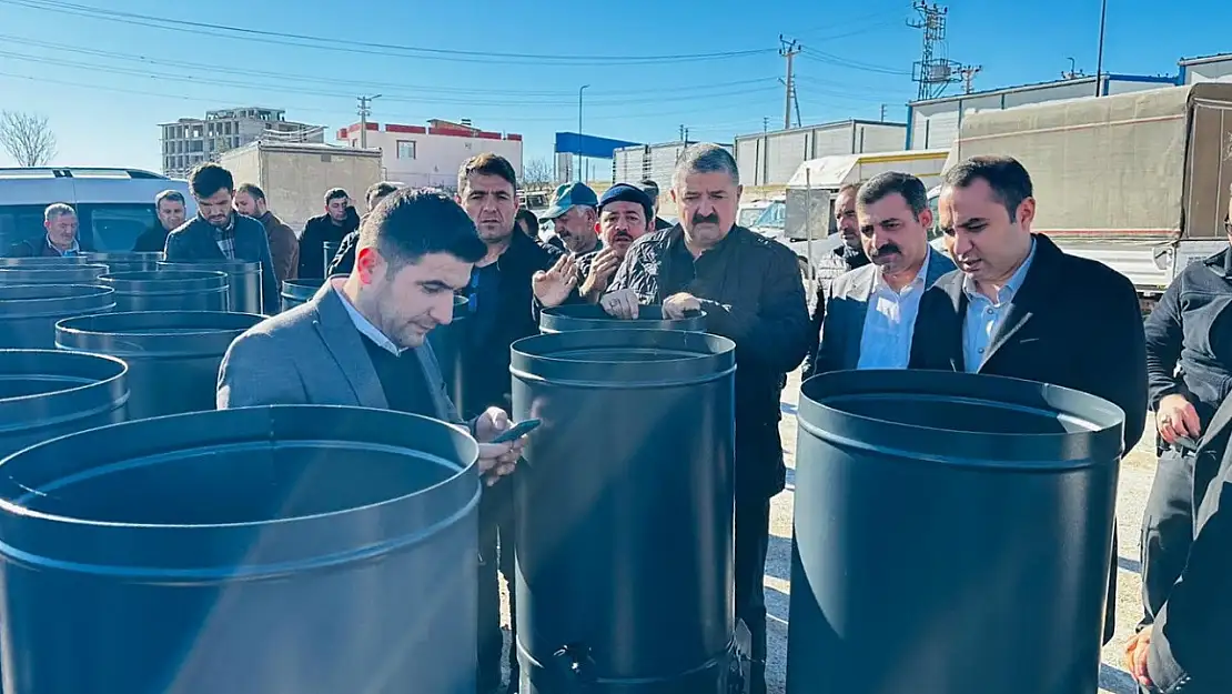 Besni'de üreticilere yüzde 70 hibeli tarım makineleri dağıtıldı