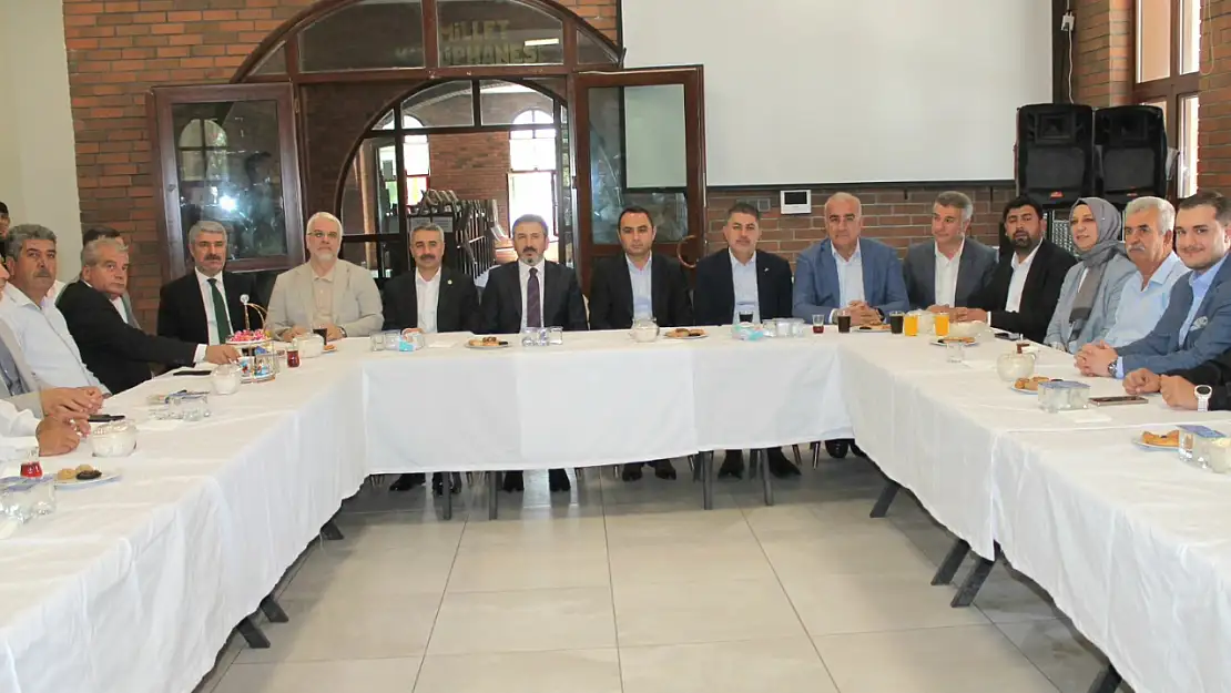 Besni ilçesinde bayramlaşma programı düzenlendi