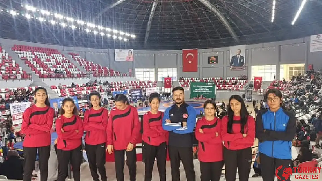 Besnili Güreşçiler Türkiye şampiyonasına katıldı