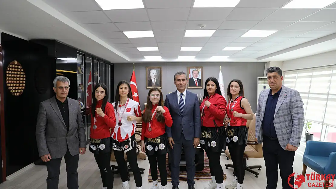 Besnili Sporcular Muaythai Türkiye Şampiyonası'ndan Madalyalarla Döndü
