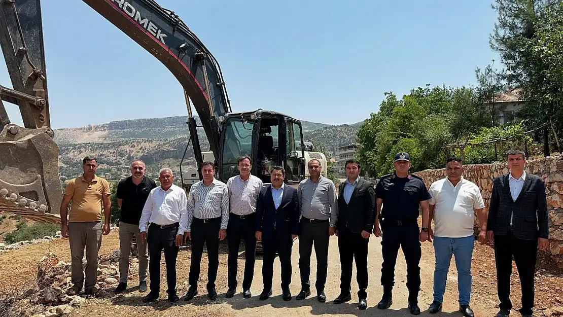 Çamdere köyünde yol genişletme çalışması başlatıldı
