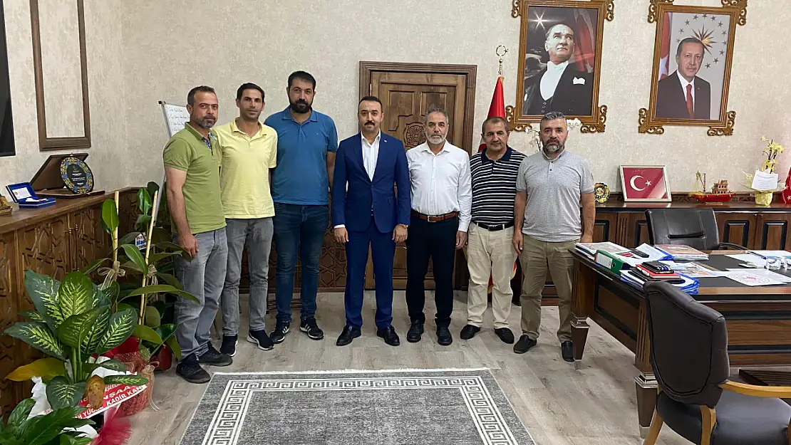 Çeikhanspor kulübü yönetiminden Kaymakam Pelvan'a ziyaret