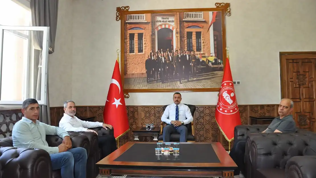 Çelikhan Spor kulübü Başkanı Yıldız'dan Kaymakam Pelvan'a ziyaret