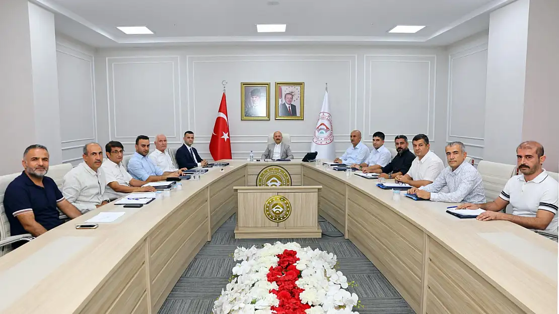 Adıyaman'da yatırım, projeler ve kırsal kesime yönelik alt ve üstyapı hizmetleri değerlendirildi