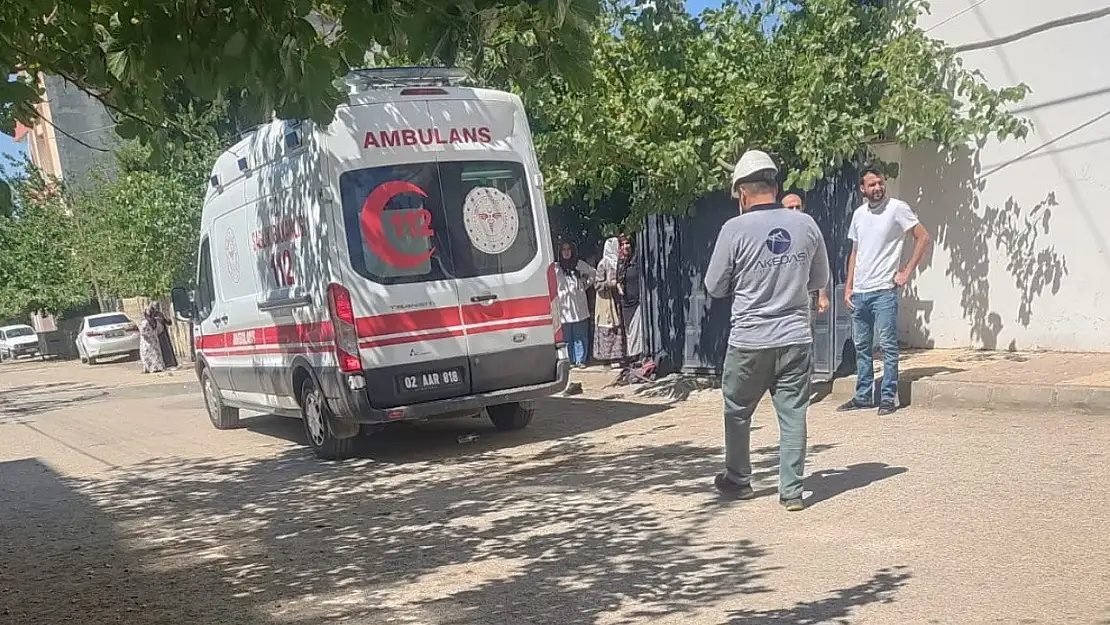 Elektrik trafosu patladı: 1 yaralı