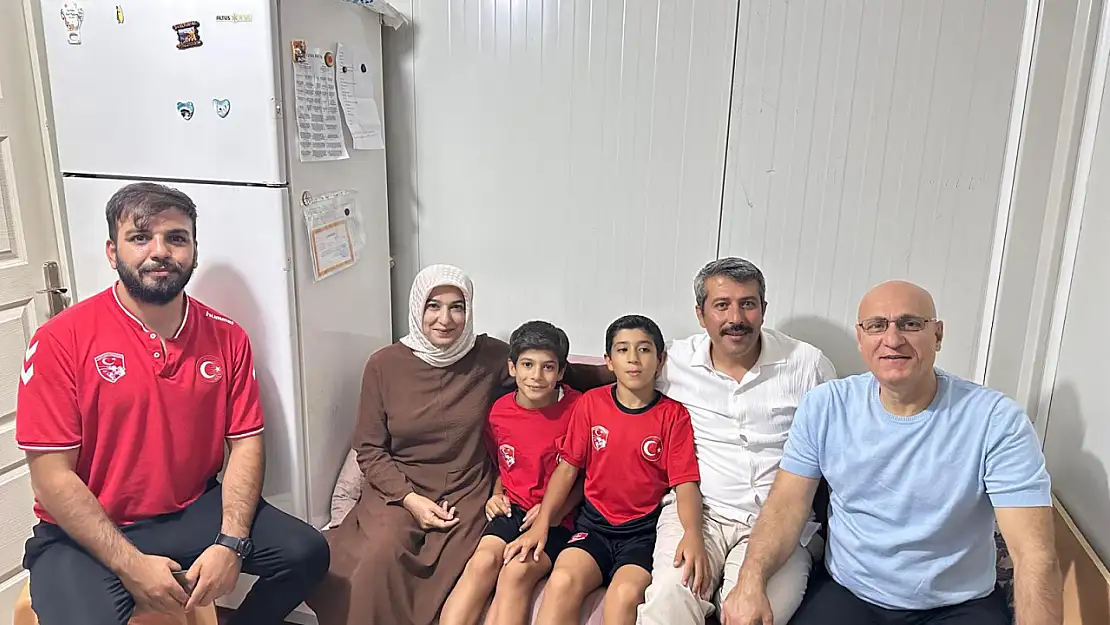 Elüstü: Şampiyon evlatların arkasında fedakâr aileler var