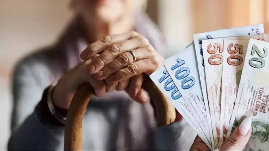 Emeklinin maaşı enflasyon farkıyla 16.880 liraya yükselecek