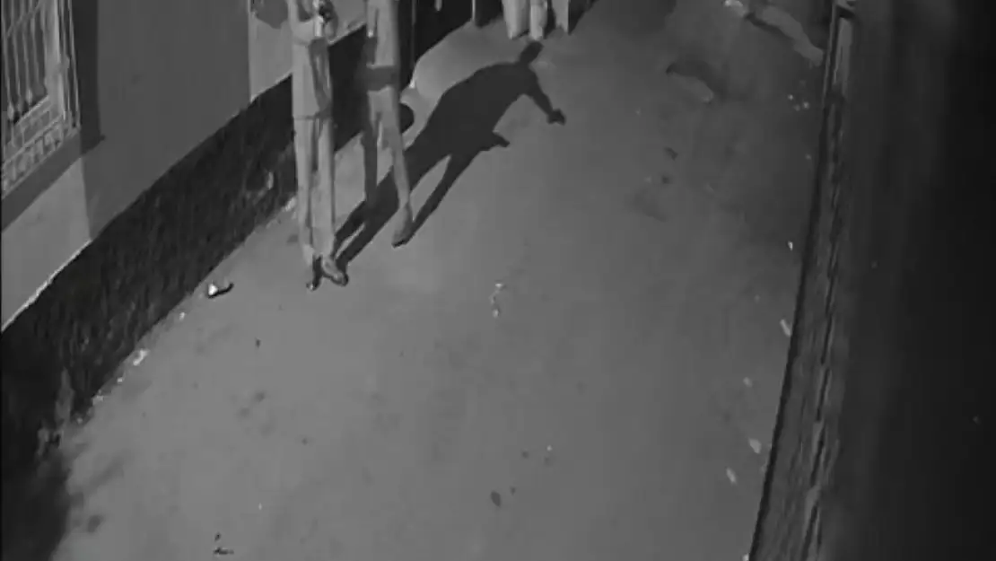 Ev kurşunlayan iki şüpheliden biri yakalandı