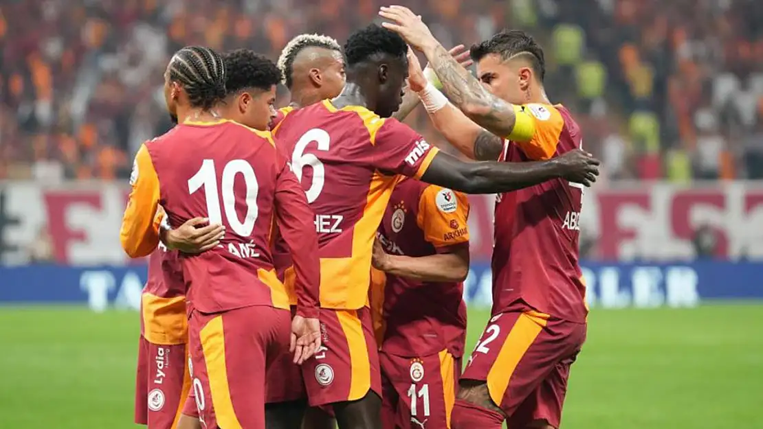 Galatasaray'da 4 isimle yollar ayrılıyor