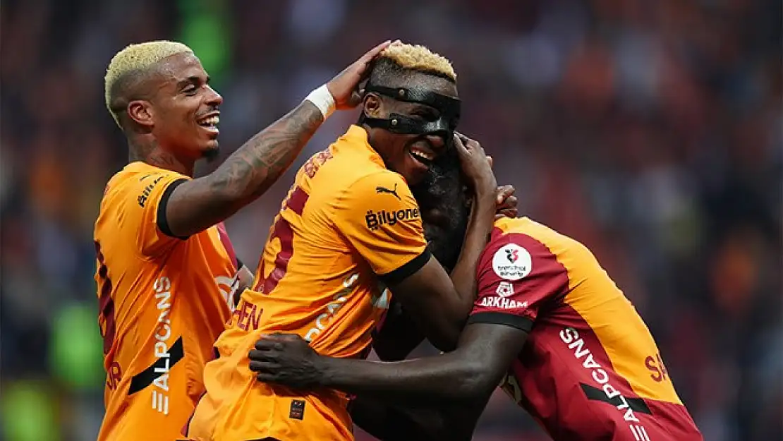 Galatasaray Osimhen için Napoli ile anlaşma sağladı
