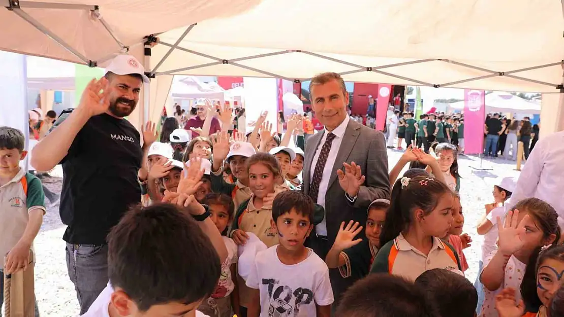 Geleneksel oyunlar tırı Adıyaman'da çocuklarla buluştu