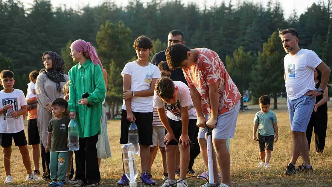 Gençler Başkonuş'ta gökyüzünü keşfe çıktı