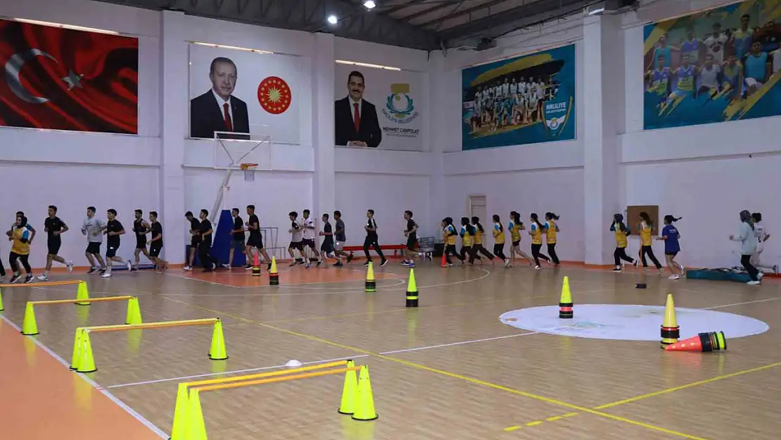 Gençler polis olmak için Haliliye'de ter döküyor