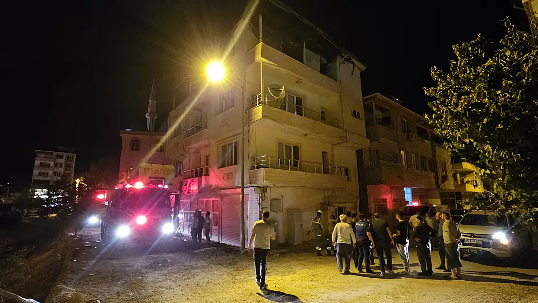 Gölbaşı'nda Evden Dumanlar Yükseldi