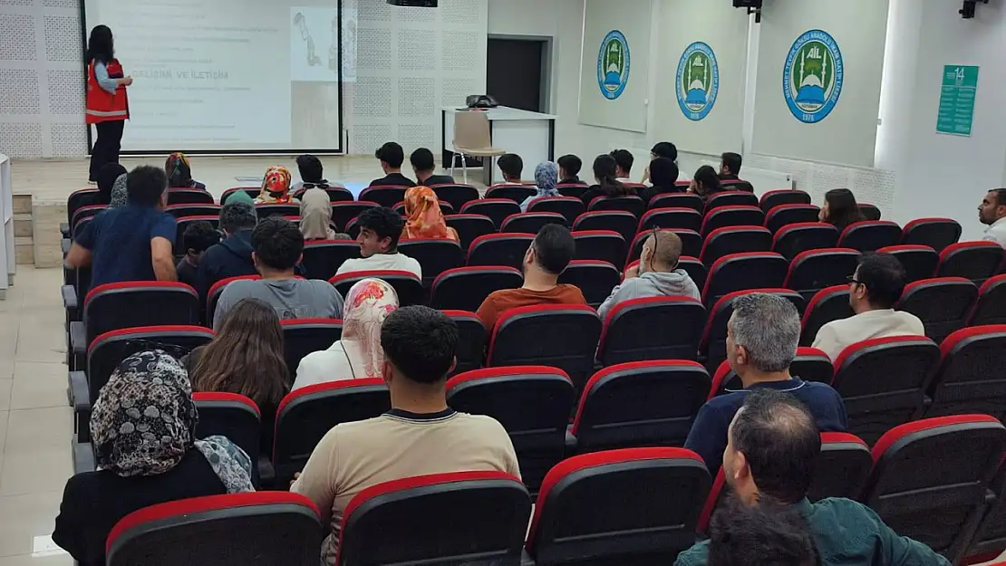 Gölbaşı'nda öğrenci ve velilere eğitim
