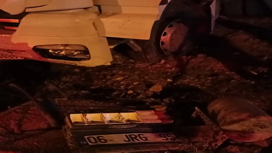Gölbaşı'nda Tır kaza yaptı: 1 Yaralı
