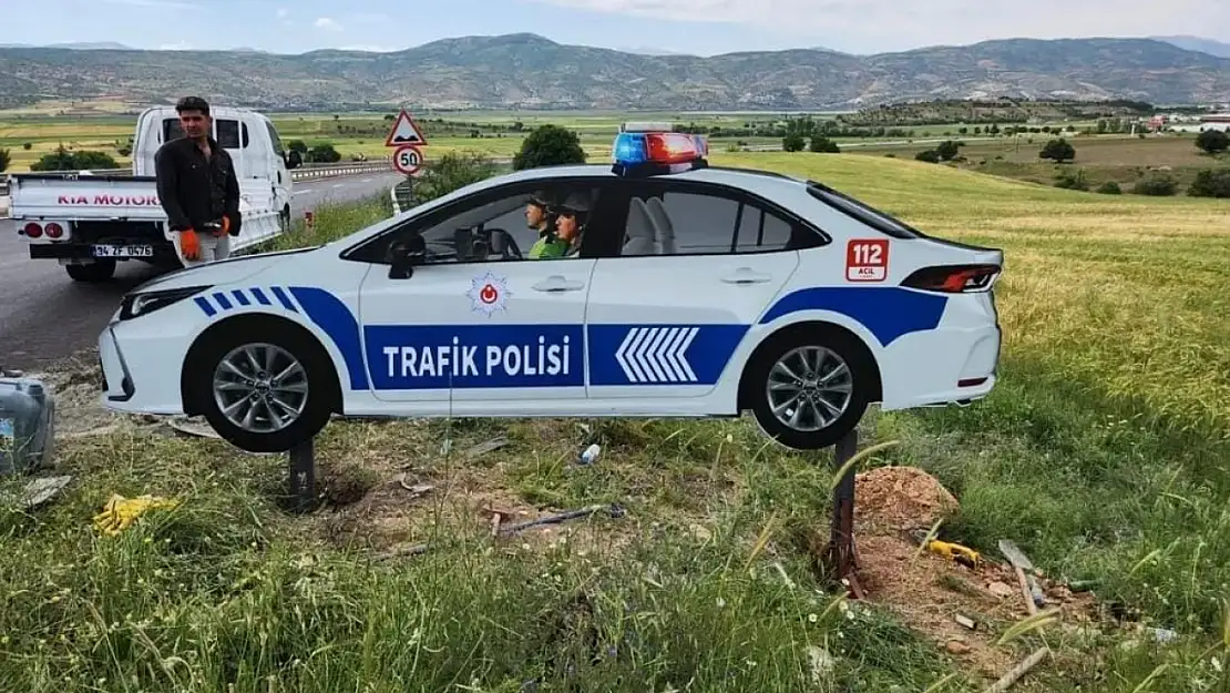 Gölbaşı'nda trafik güvenliğini artırmak için Trafik Polisi maketi yerleştirildi